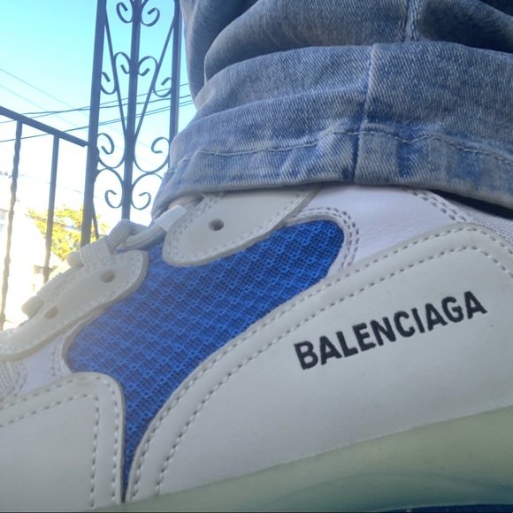 I don’t haveThe box anymore but I could provide one for you - Picture 3 of 9